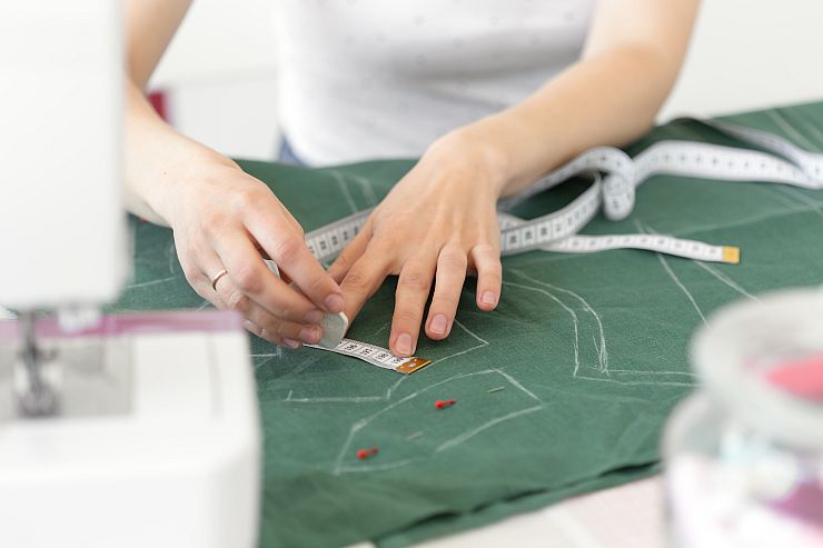 Synthetic fiber for sportswear with functional, elastic and breathable fabric