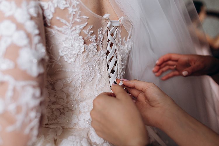 Wedding Corset – Shaping Bridal Lingerie for a Defined Waist Wedding corset as elegant bridal lingerie designed to shape the waist and enhance the silhouette under a wedding dress.